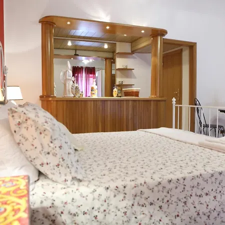 Maia House Bed & Breakfast