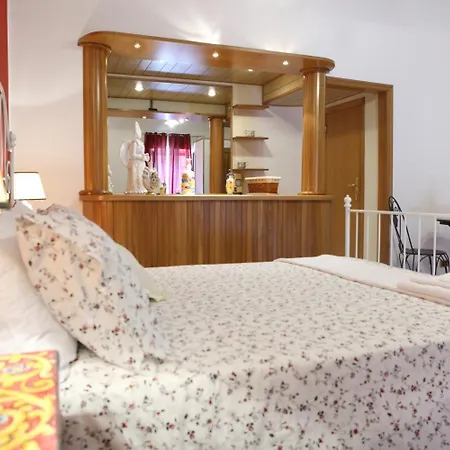 Maia House 3* Santo Stefano di Camastra